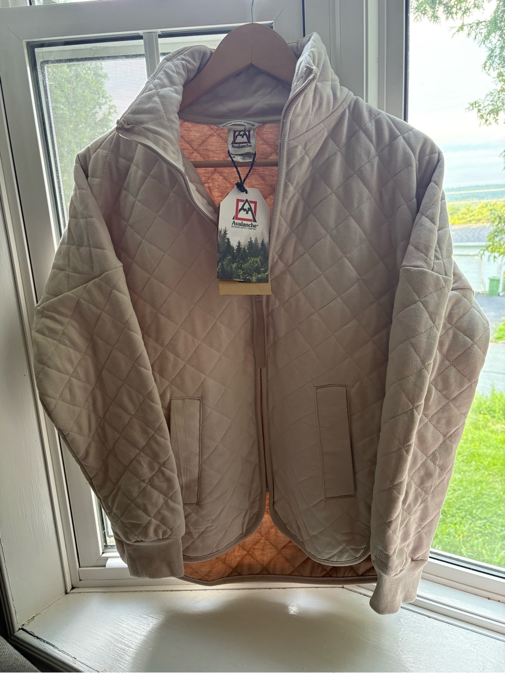 NWT Avalanche Outdoor Supply Quilted Jacket Beige Tan Women’s M
